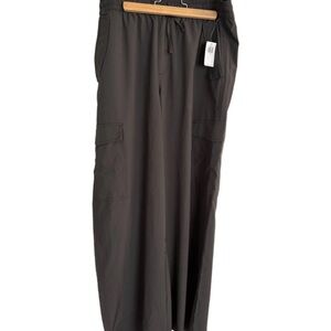 Old Navy Wide Leg Cargo's - NEW! Tech Fabric. GREAT color!
